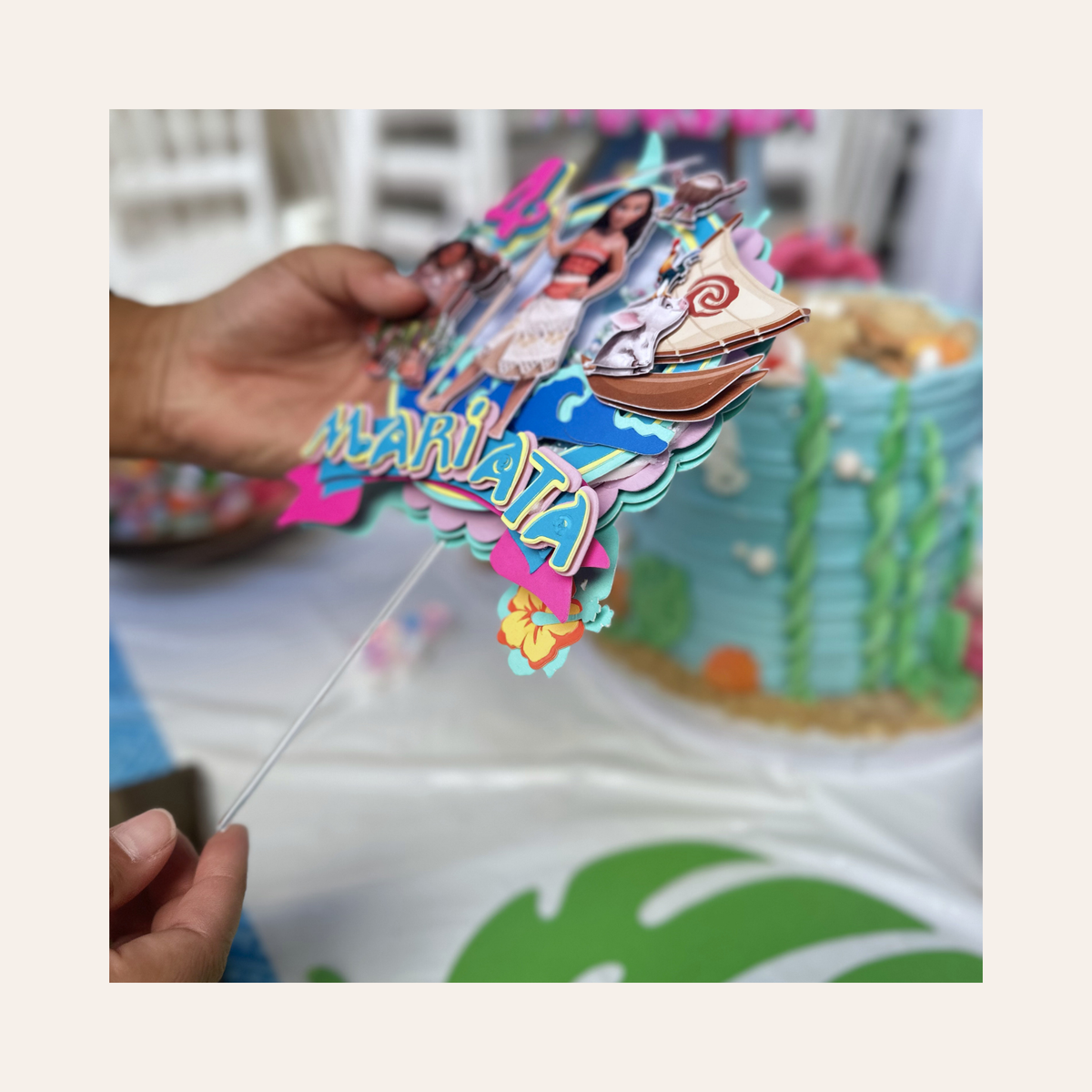 Cake Topper Vaiana sur gâteau Mooka